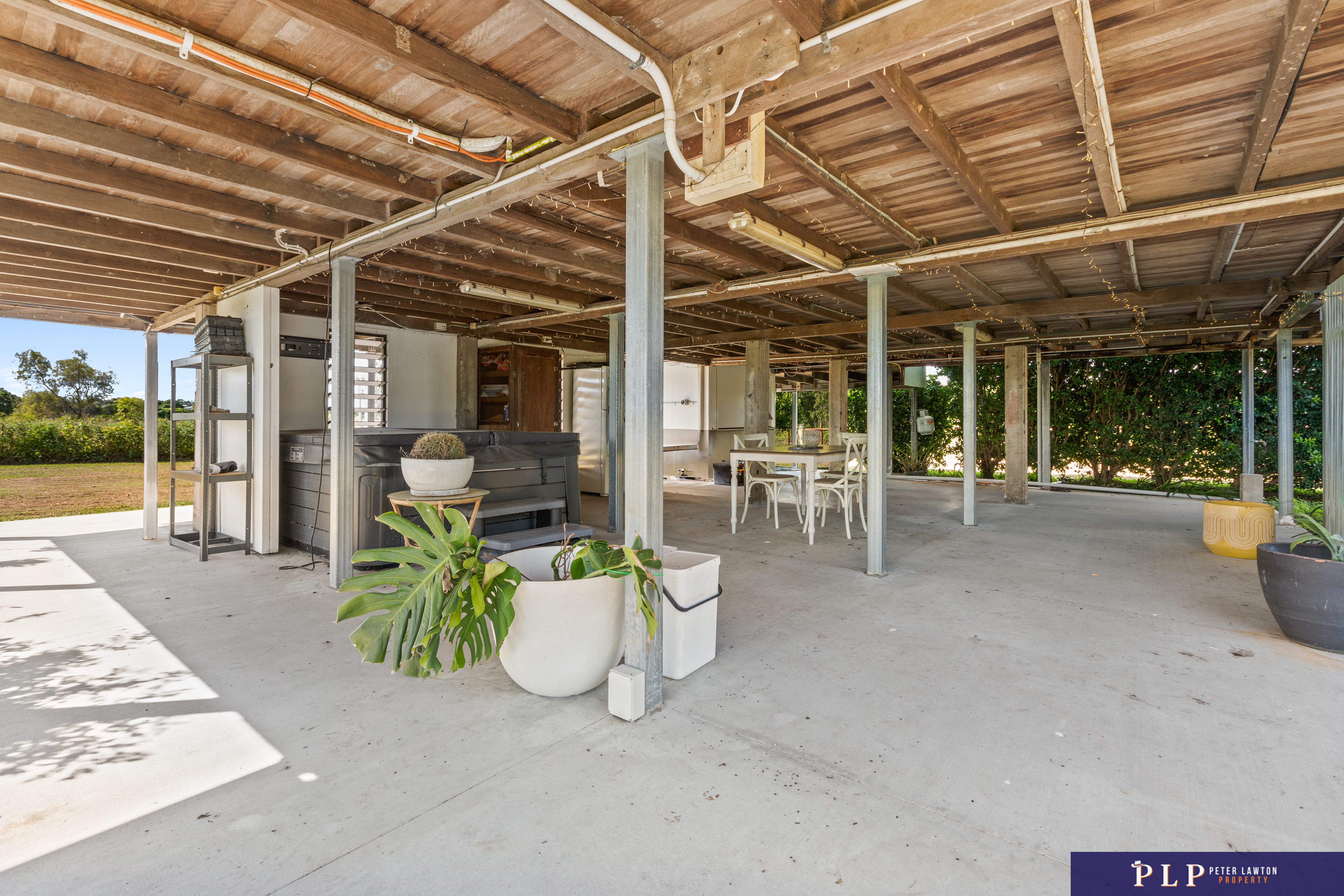 Private Tropical Hobby Farm – Country Charm, Coastal Convenience