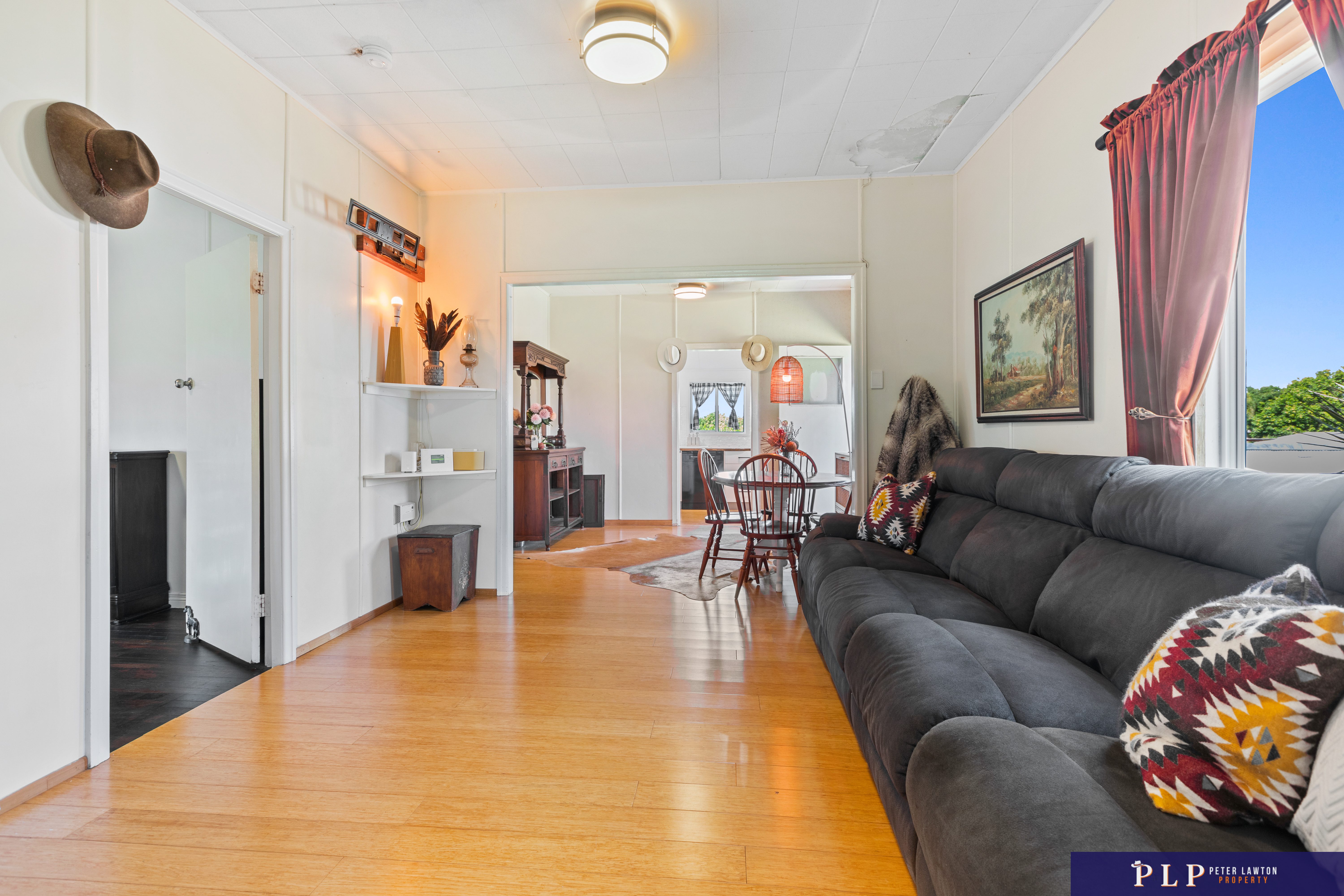 Private Tropical Hobby Farm – Country Charm, Coastal Convenience