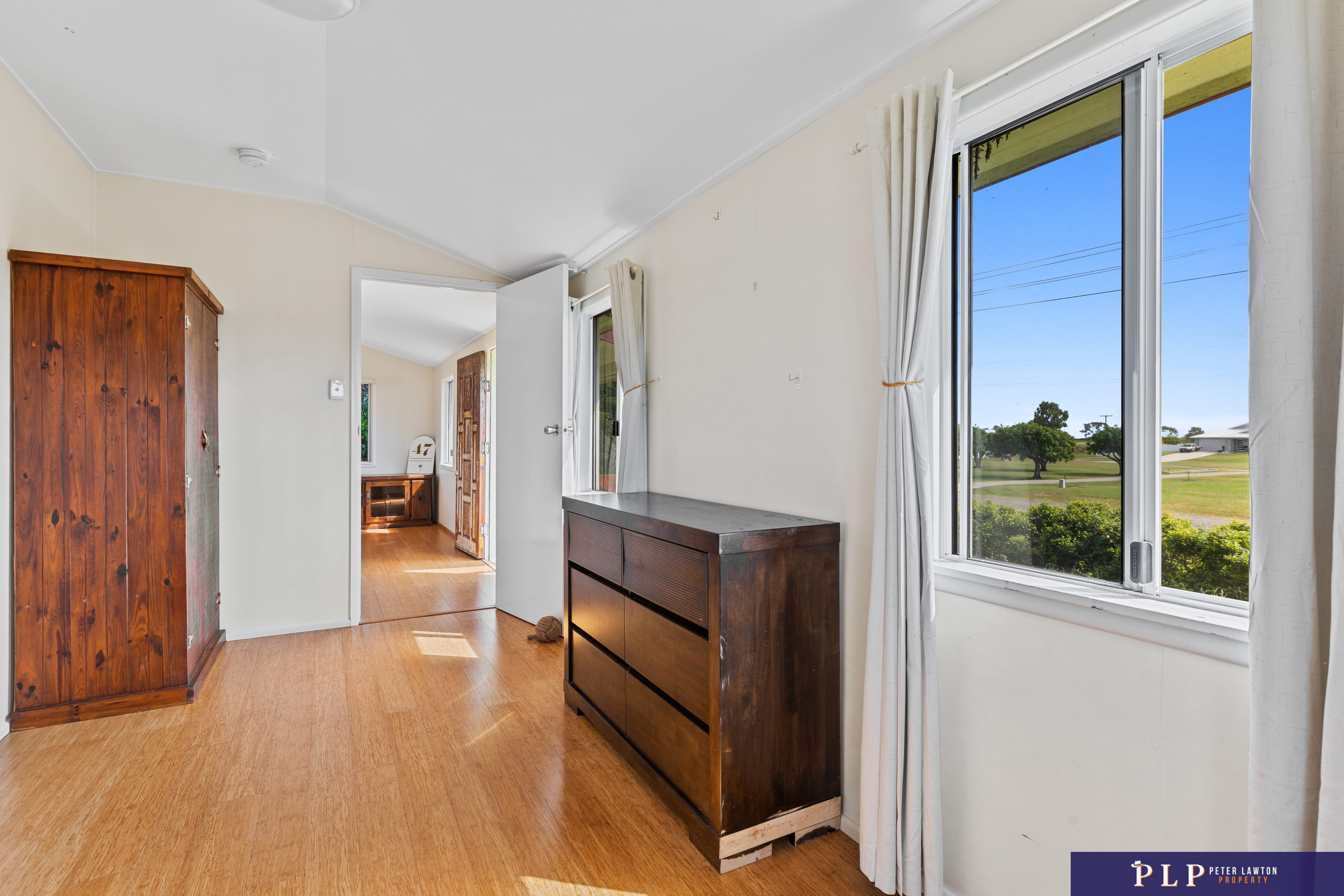 Private Tropical Hobby Farm – Country Charm, Coastal Convenience