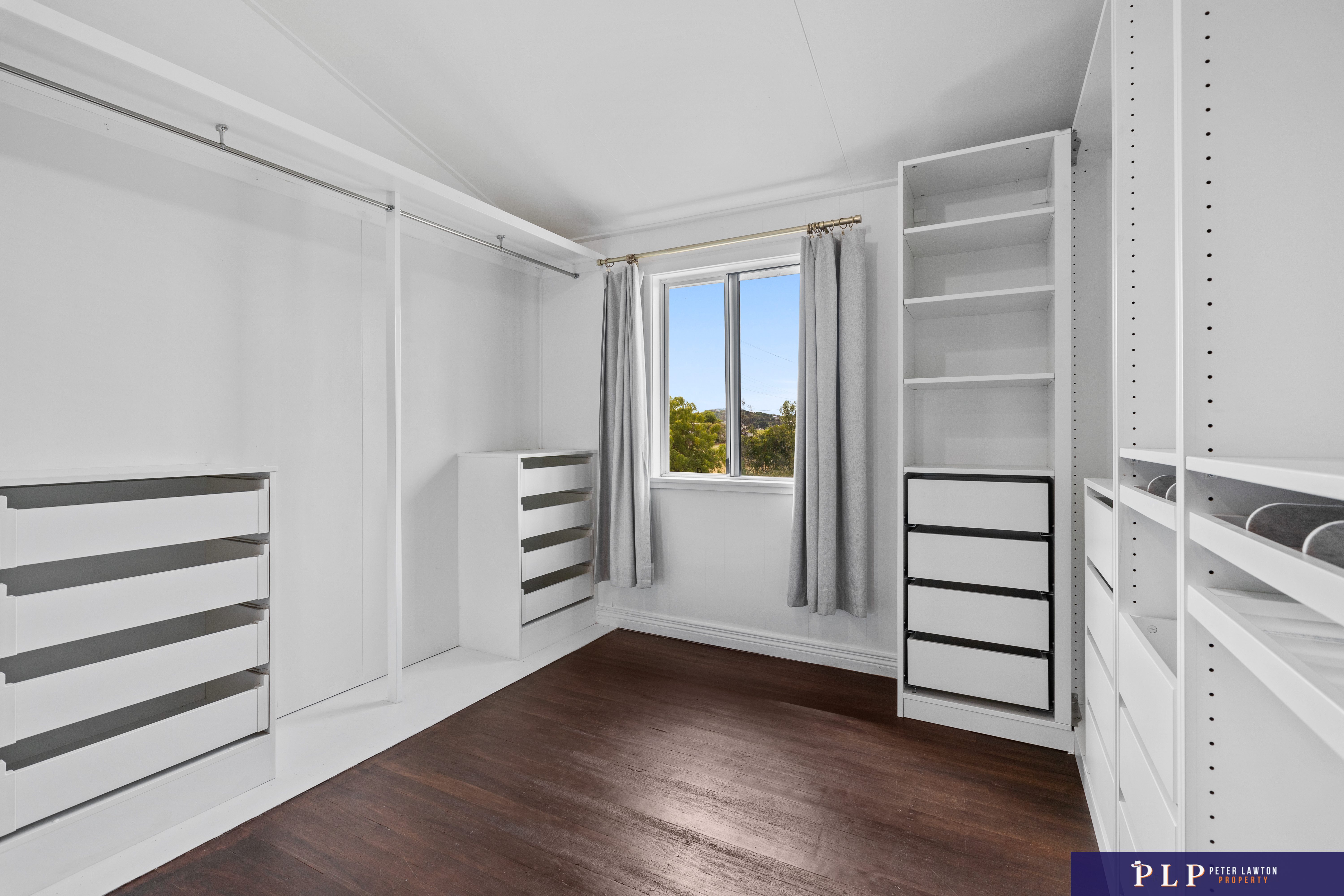 Private Tropical Hobby Farm – Country Charm, Coastal Convenience