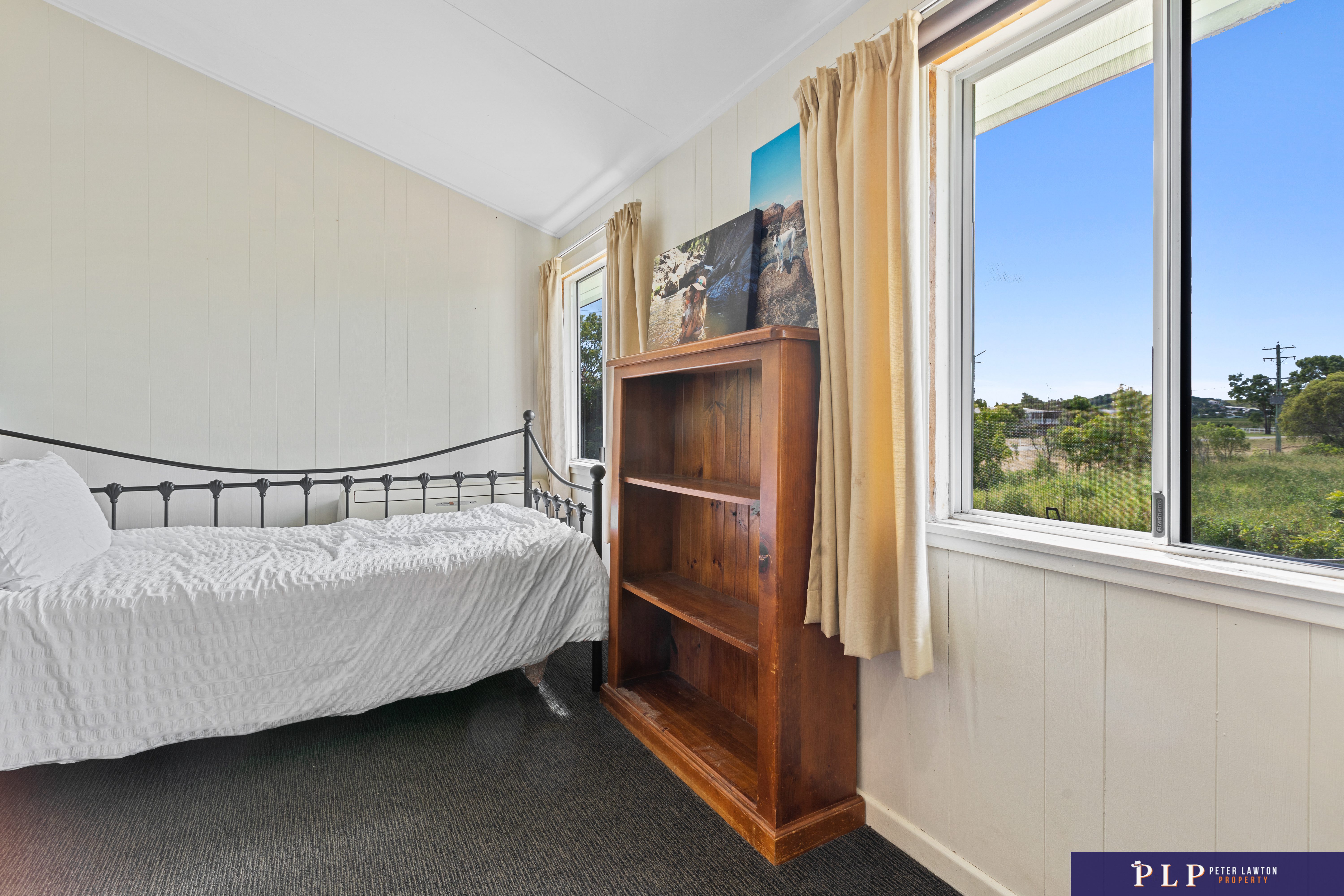 Private Tropical Hobby Farm – Country Charm, Coastal Convenience