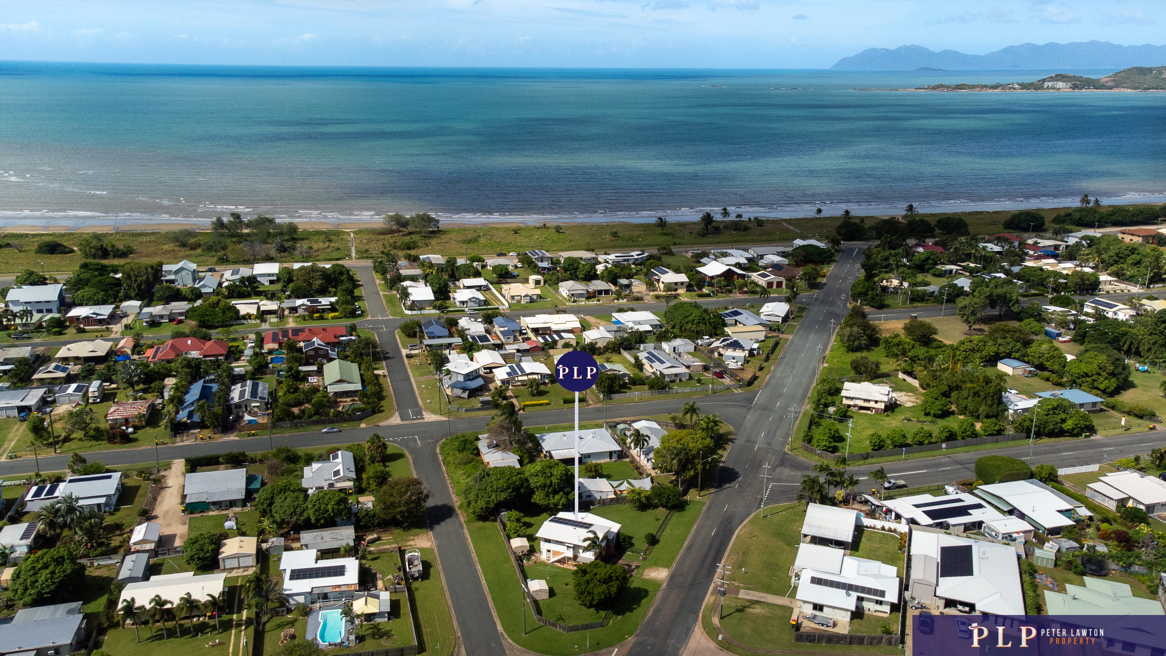 Coastal Living Meets Everyday Comfort – Steps from the Sand in Sought-After Queens Beach