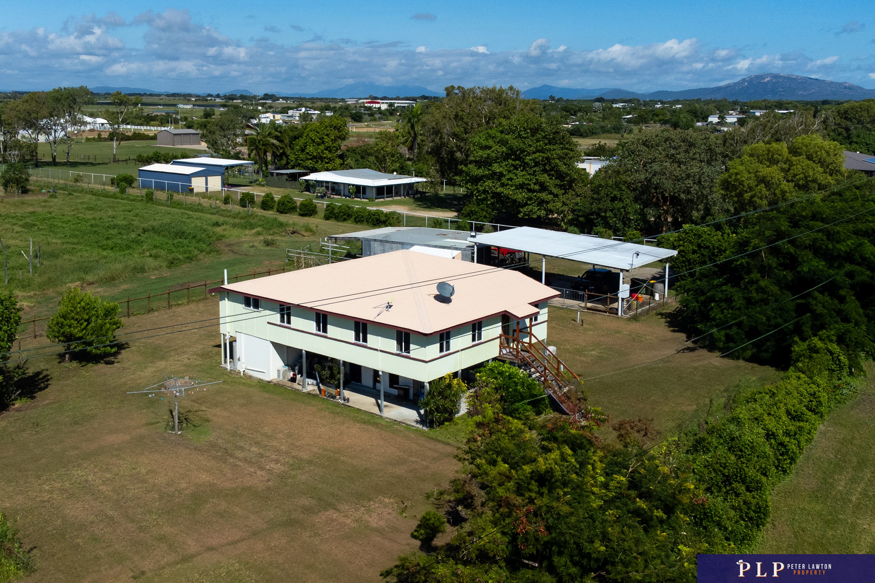 Private Tropical Hobby Farm – Country Charm, Coastal Convenience