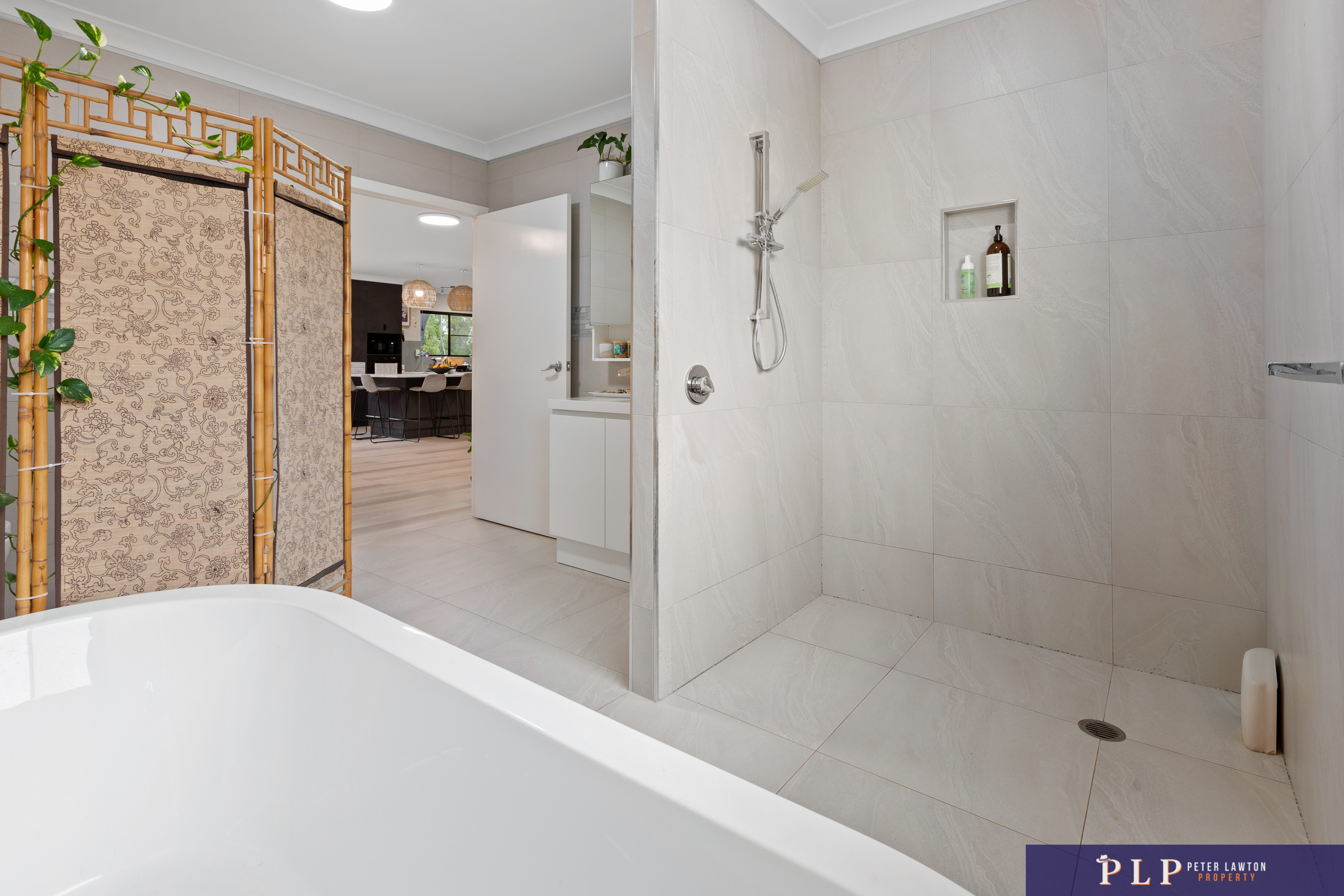 Stylish Living with Bushland Backdrop & Coastal Lifestyle