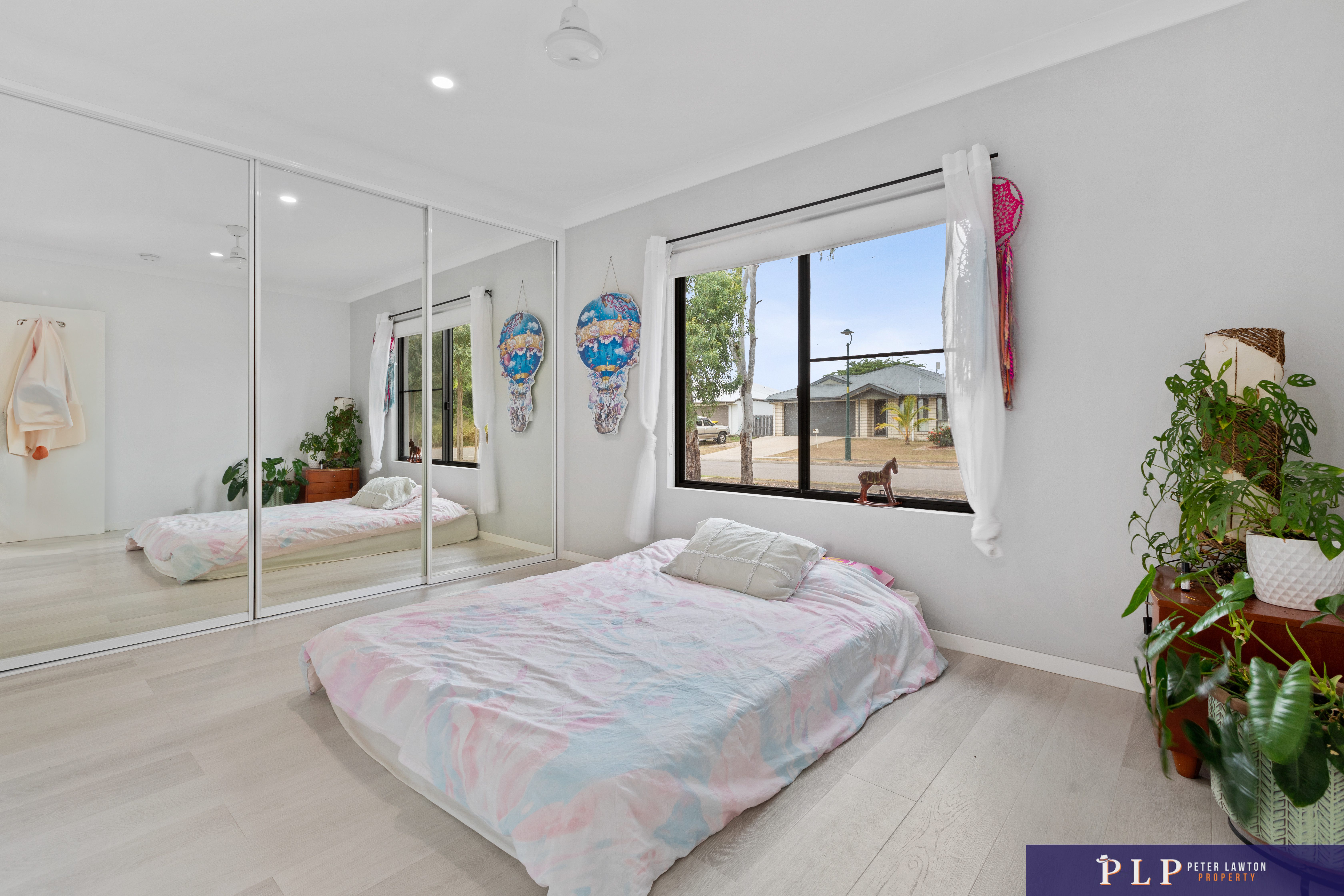 Stylish Living with Bushland Backdrop & Coastal Lifestyle