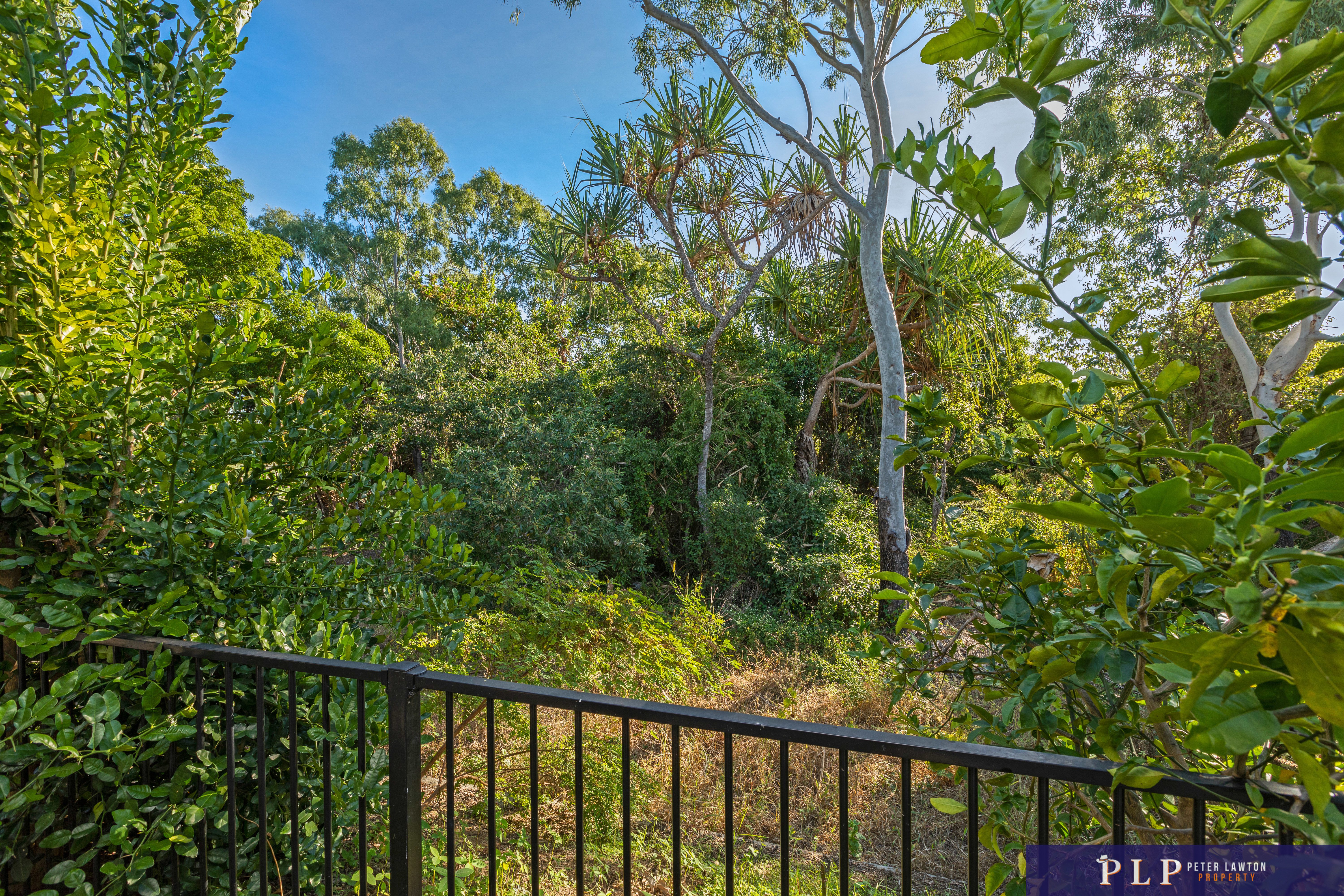 Stylish Living with Bushland Backdrop & Coastal Lifestyle