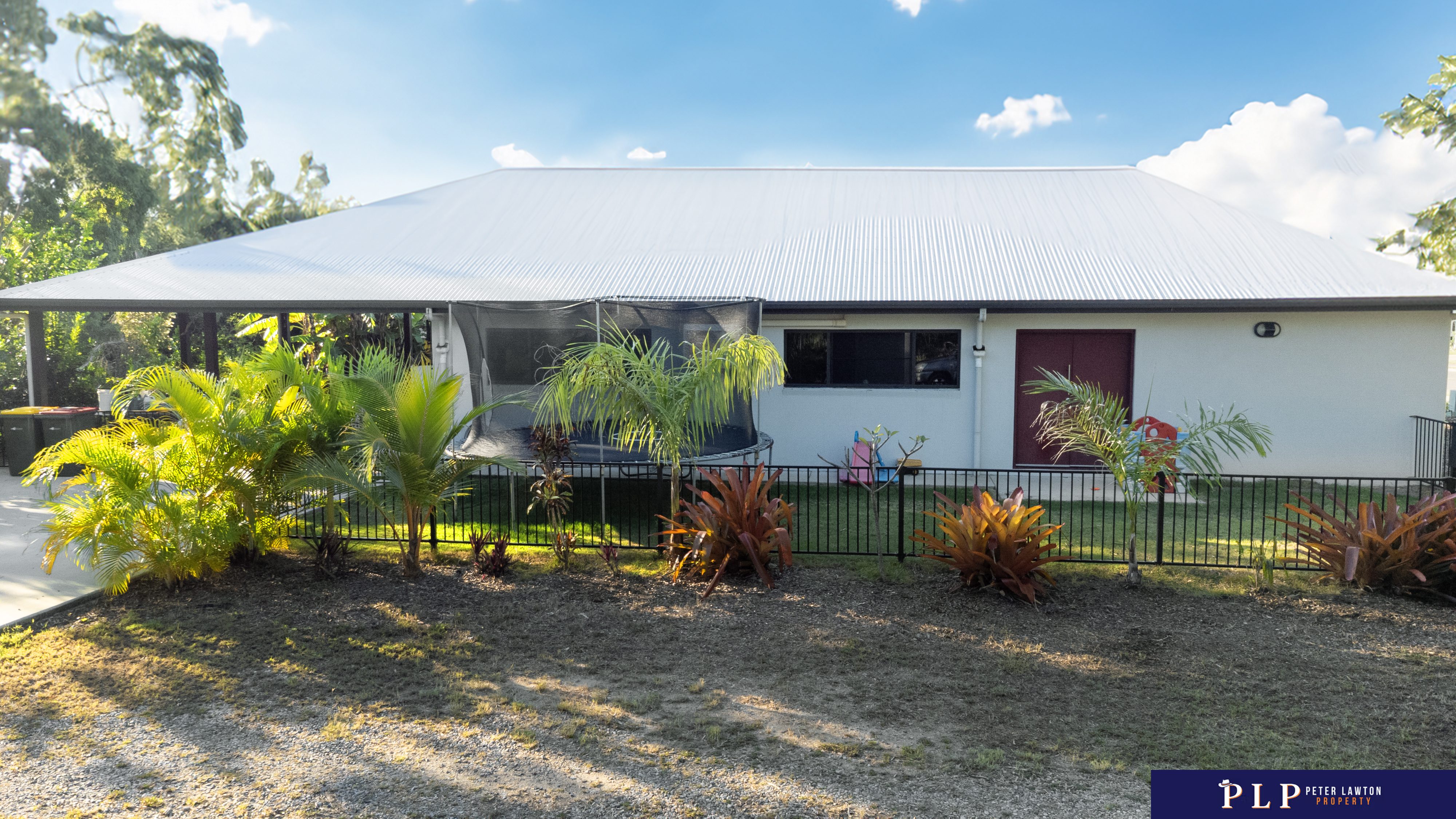 Stylish Living with Bushland Backdrop & Coastal Lifestyle