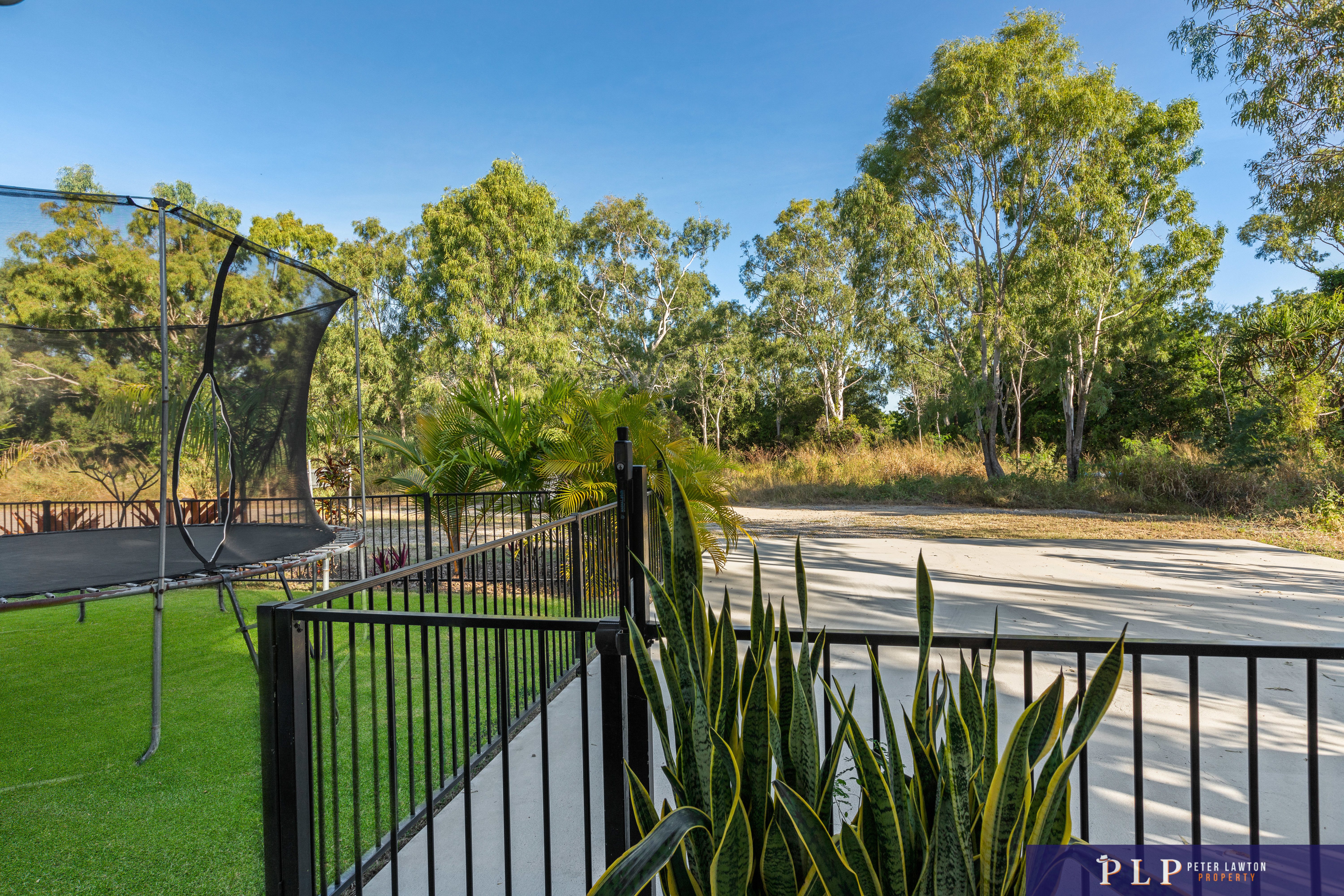 Stylish Living with Bushland Backdrop & Coastal Lifestyle