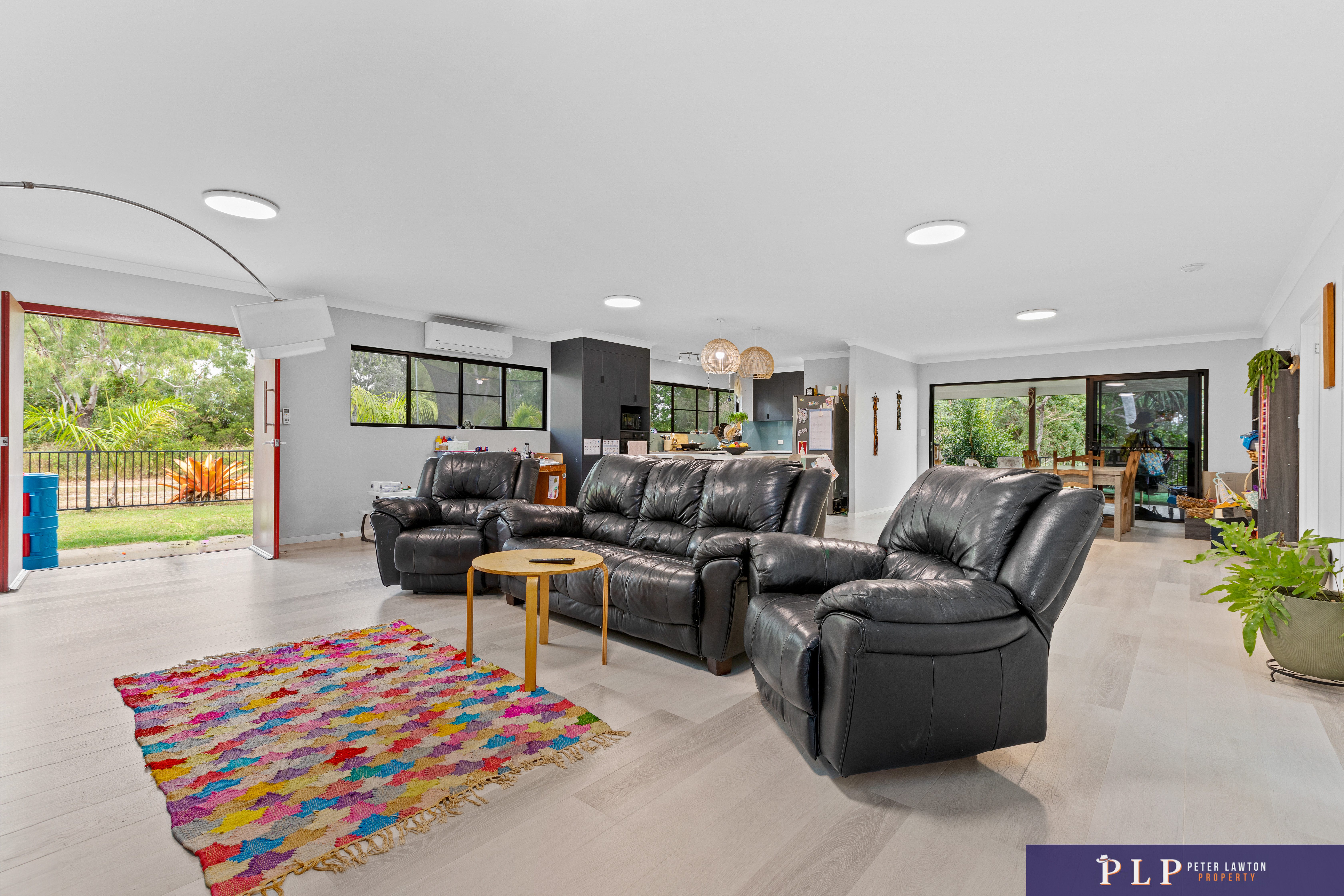 Stylish Living with Bushland Backdrop & Coastal Lifestyle