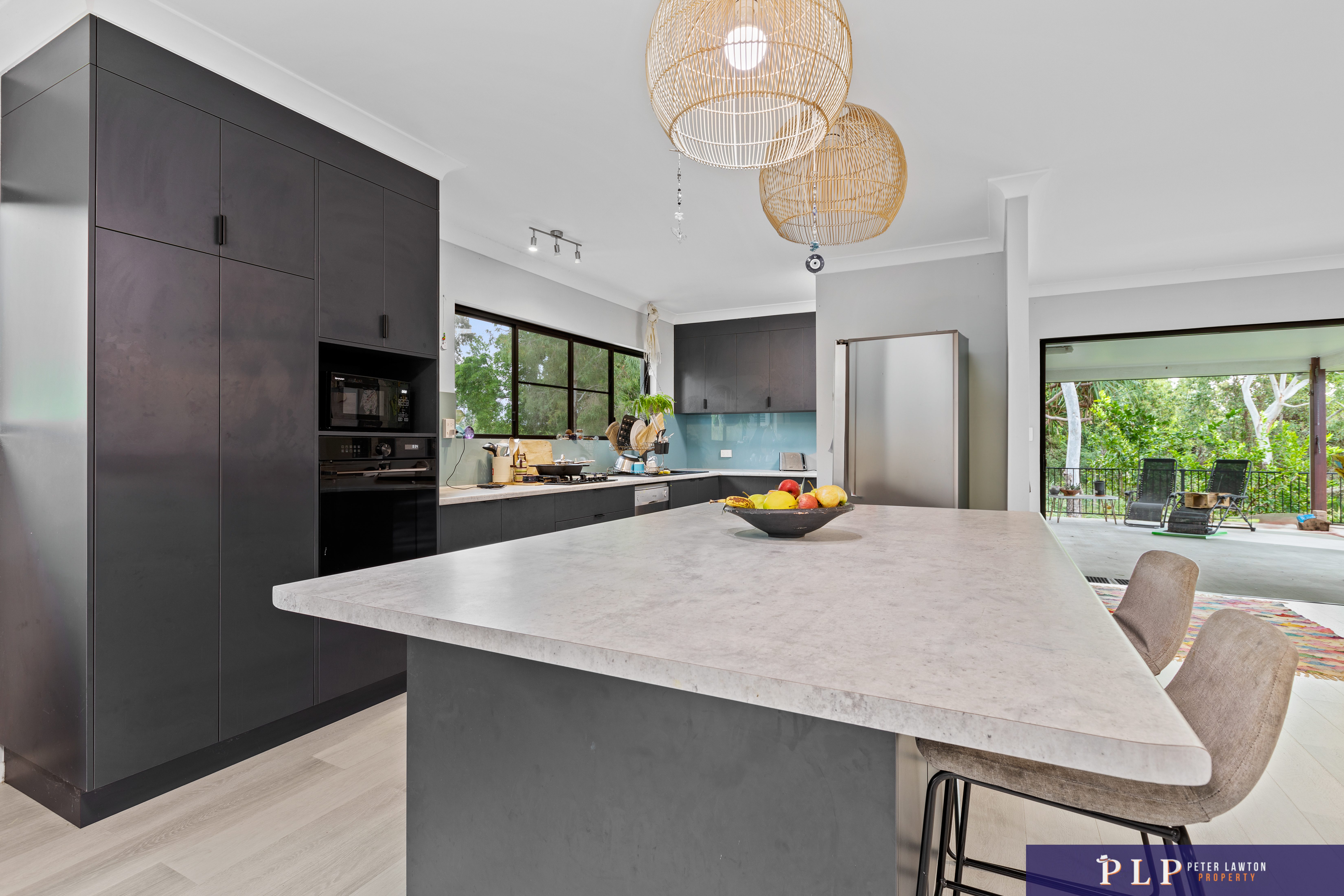 Stylish Living with Bushland Backdrop & Coastal Lifestyle