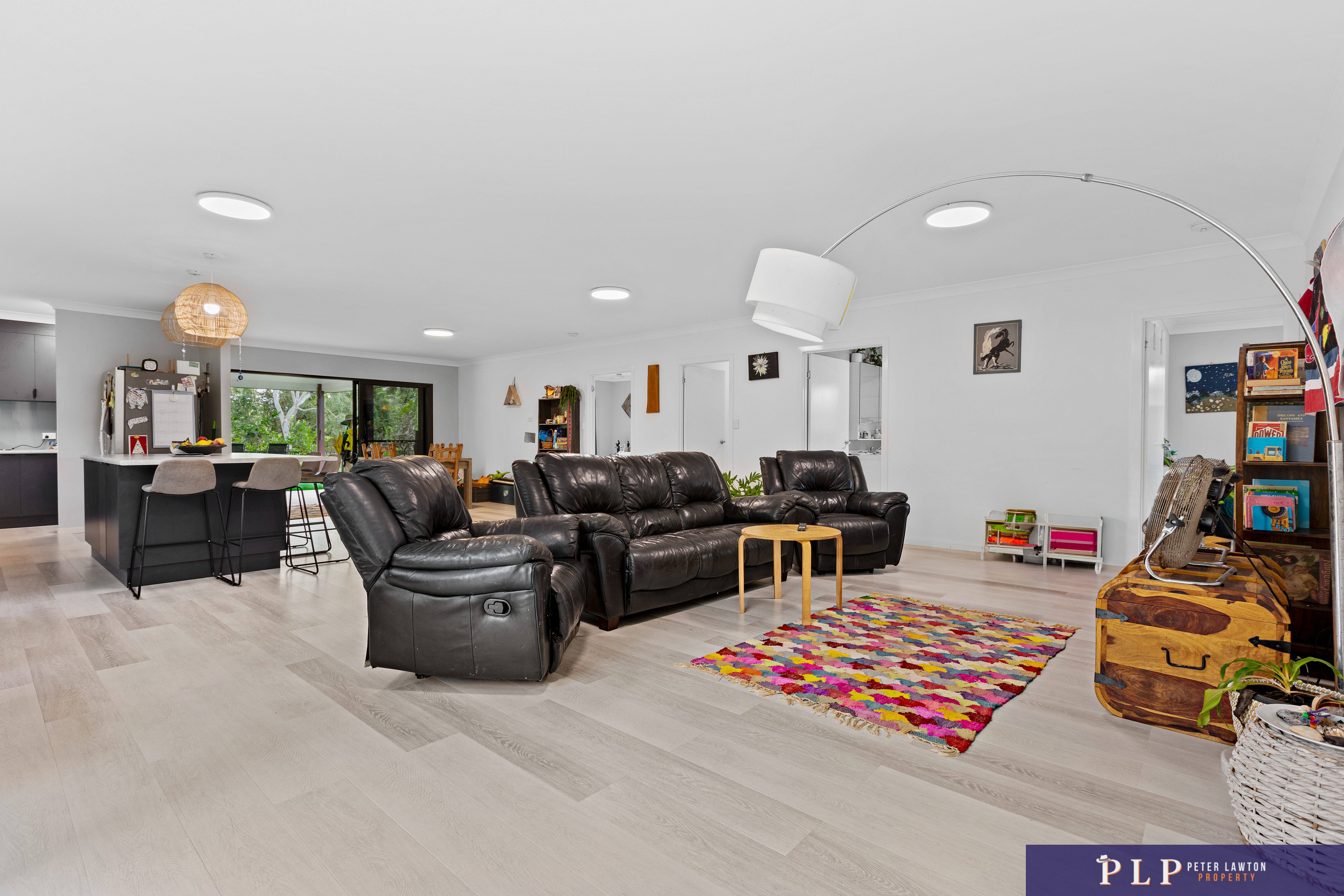 Stylish Living with Bushland Backdrop & Coastal Lifestyle