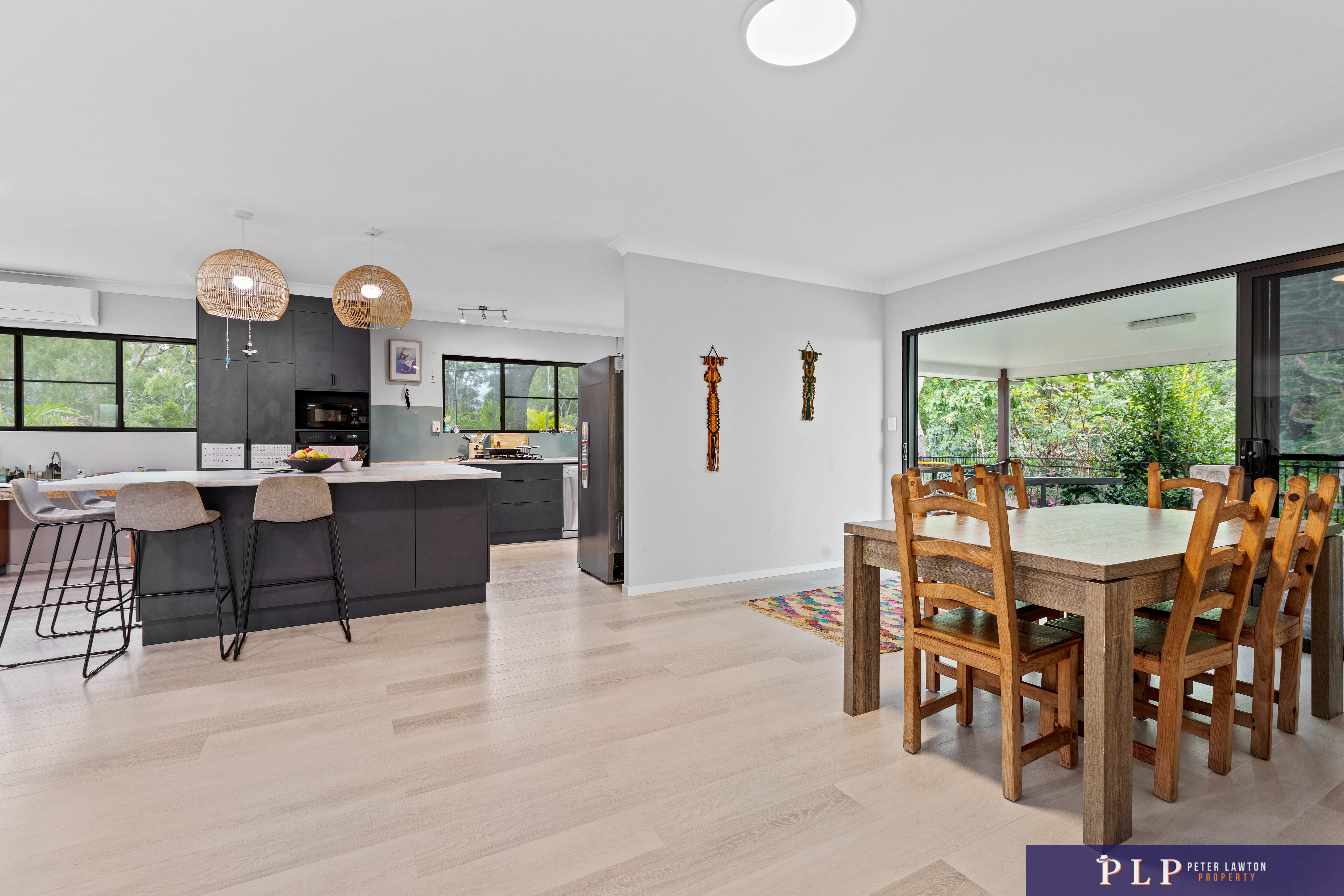 Stylish Living with Bushland Backdrop & Coastal Lifestyle