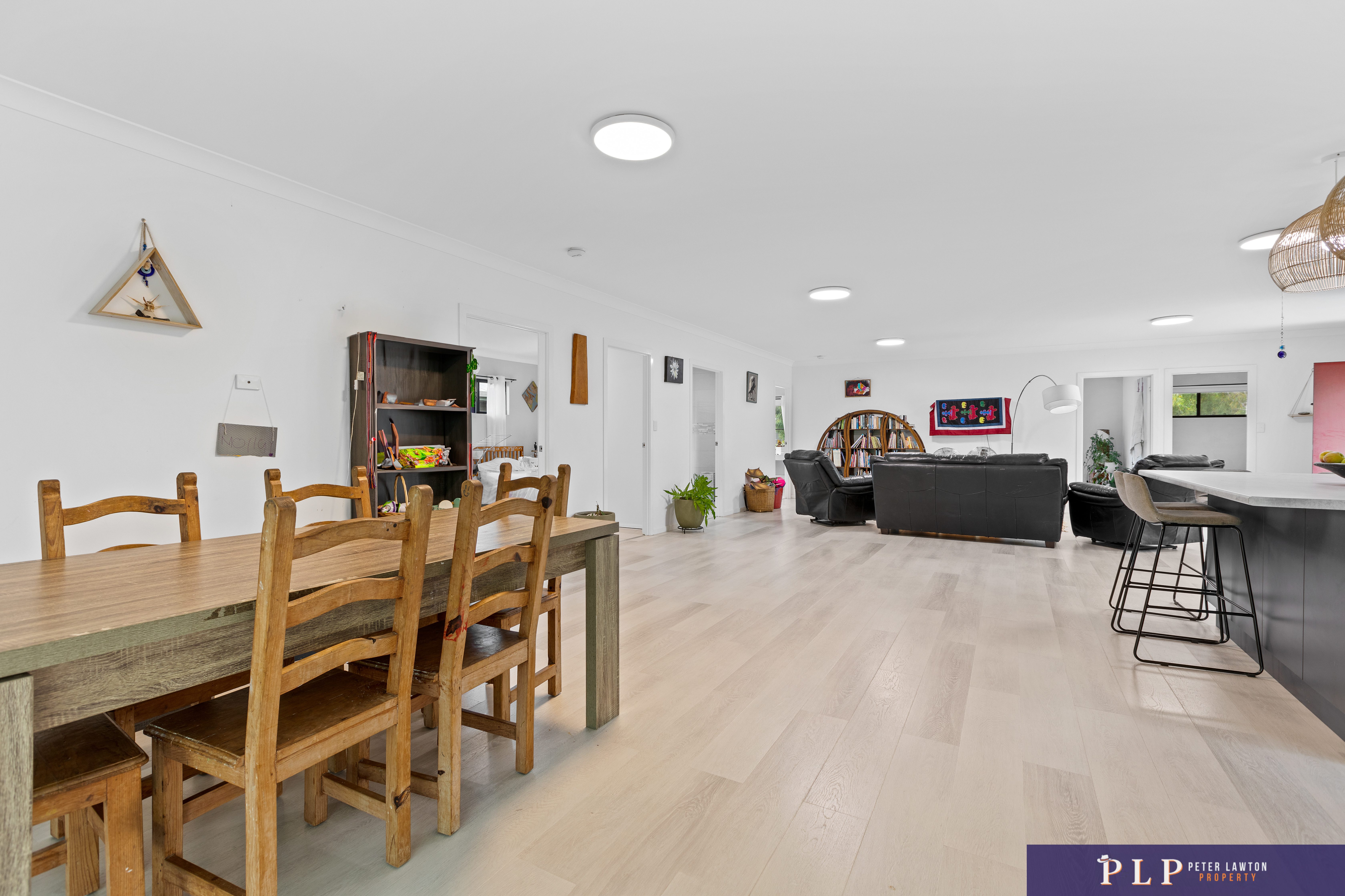 Stylish Living with Bushland Backdrop & Coastal Lifestyle