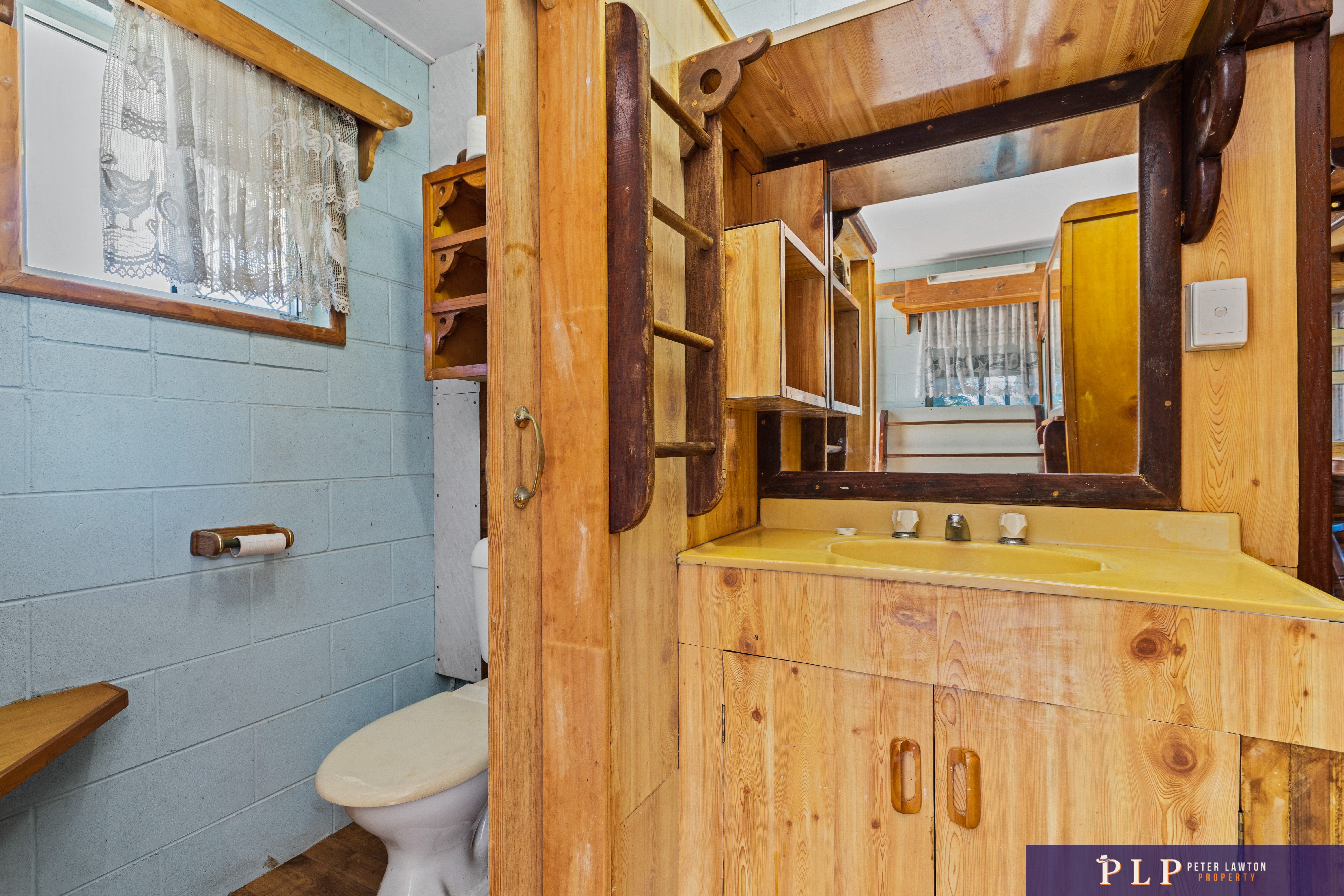 Spacious Dual-Level Home with OCEAN VIEWS, Shed, Solar & Extras Galore