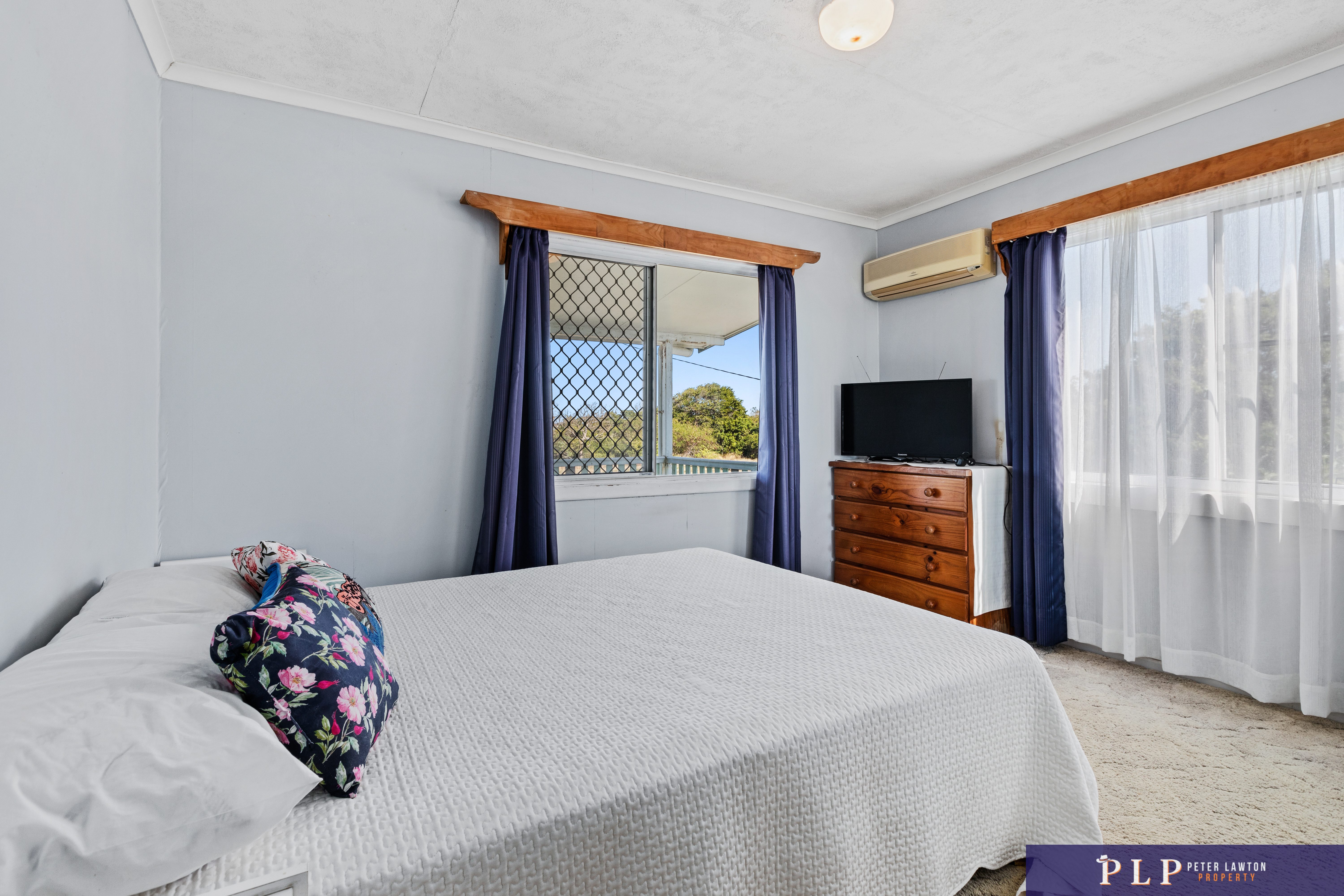 Spacious Dual-Level Home with OCEAN VIEWS, Shed, Solar & Extras Galore