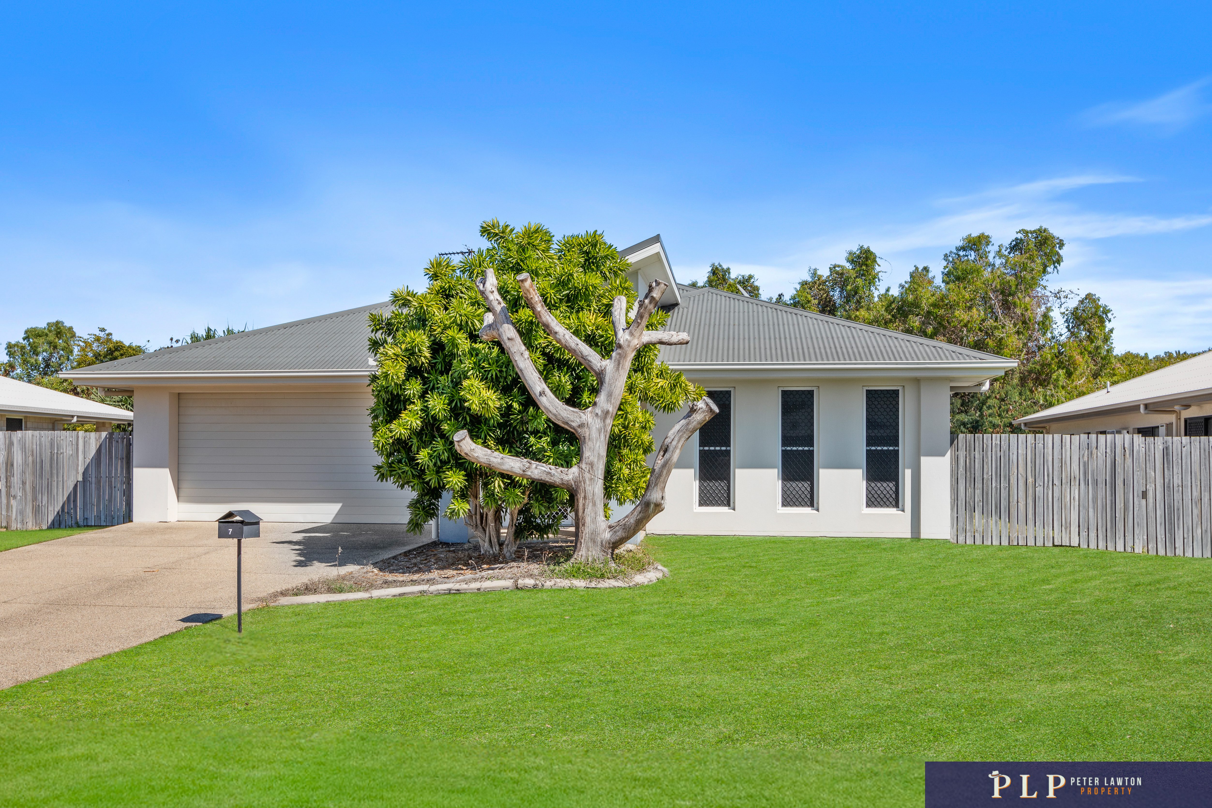 Life's better by the Bay - 4b, 2b, 2car