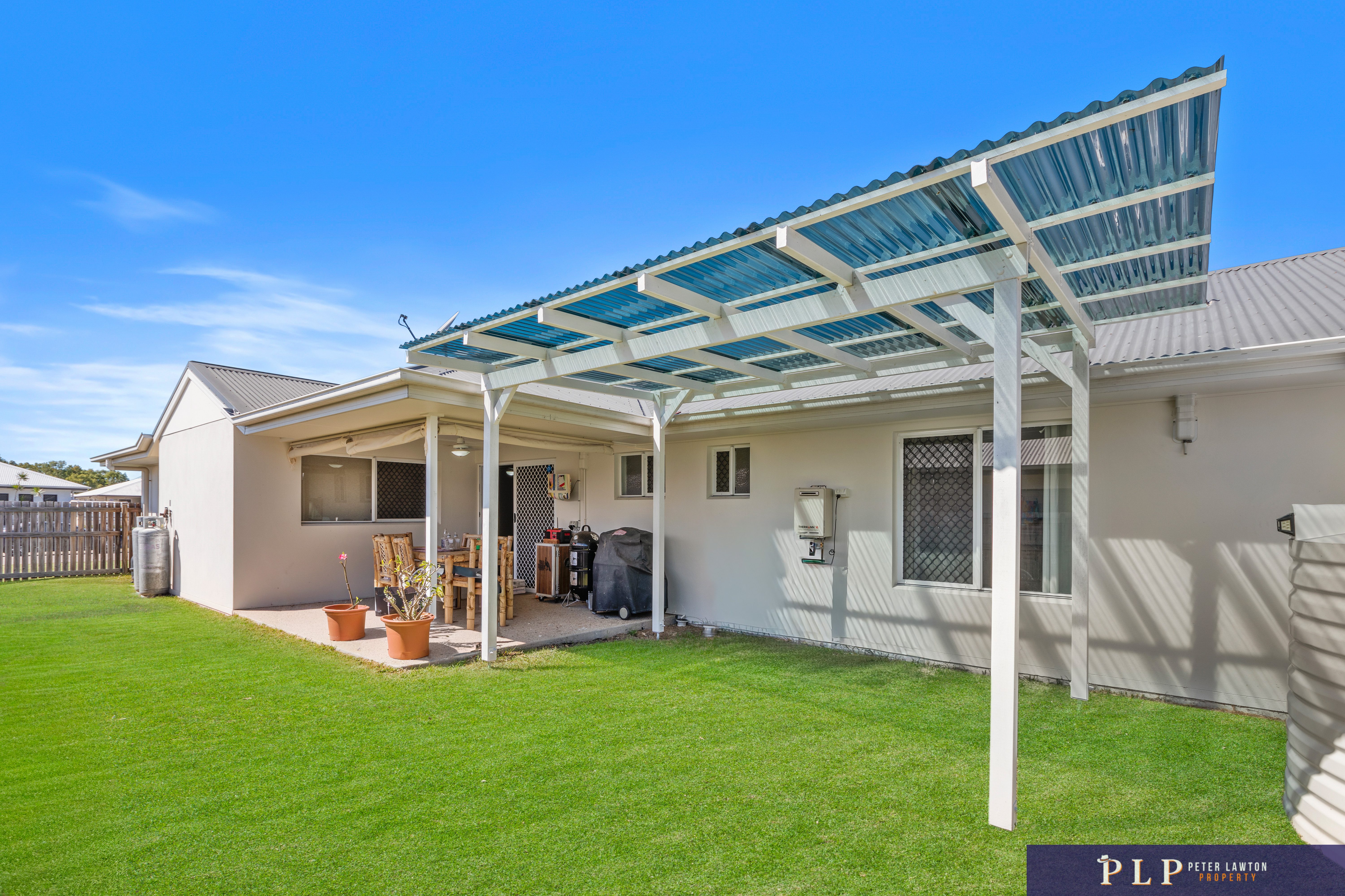 Life's better by the Bay - 4b, 2b, 2car