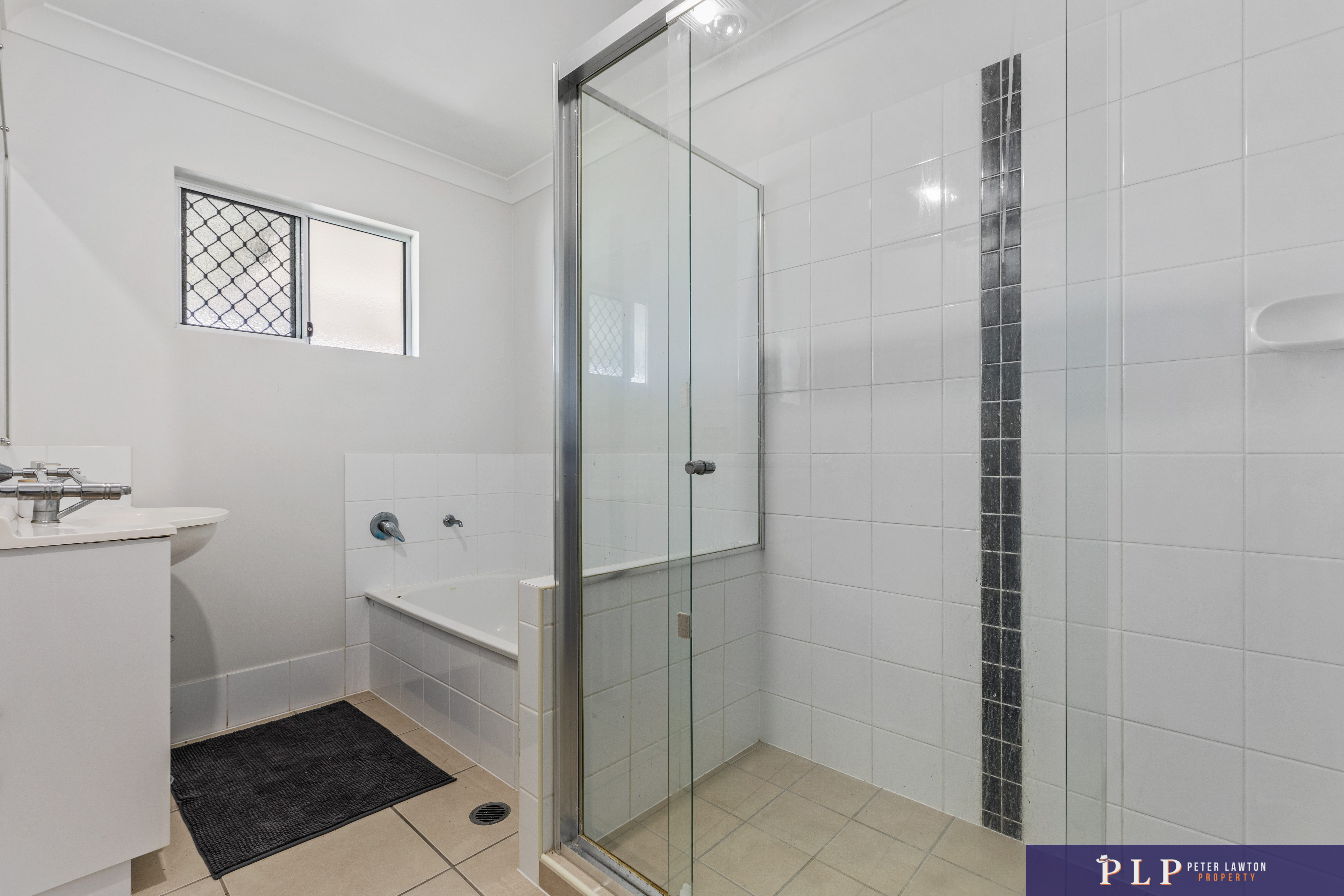 Life's better by the Bay - 4b, 2b, 2car