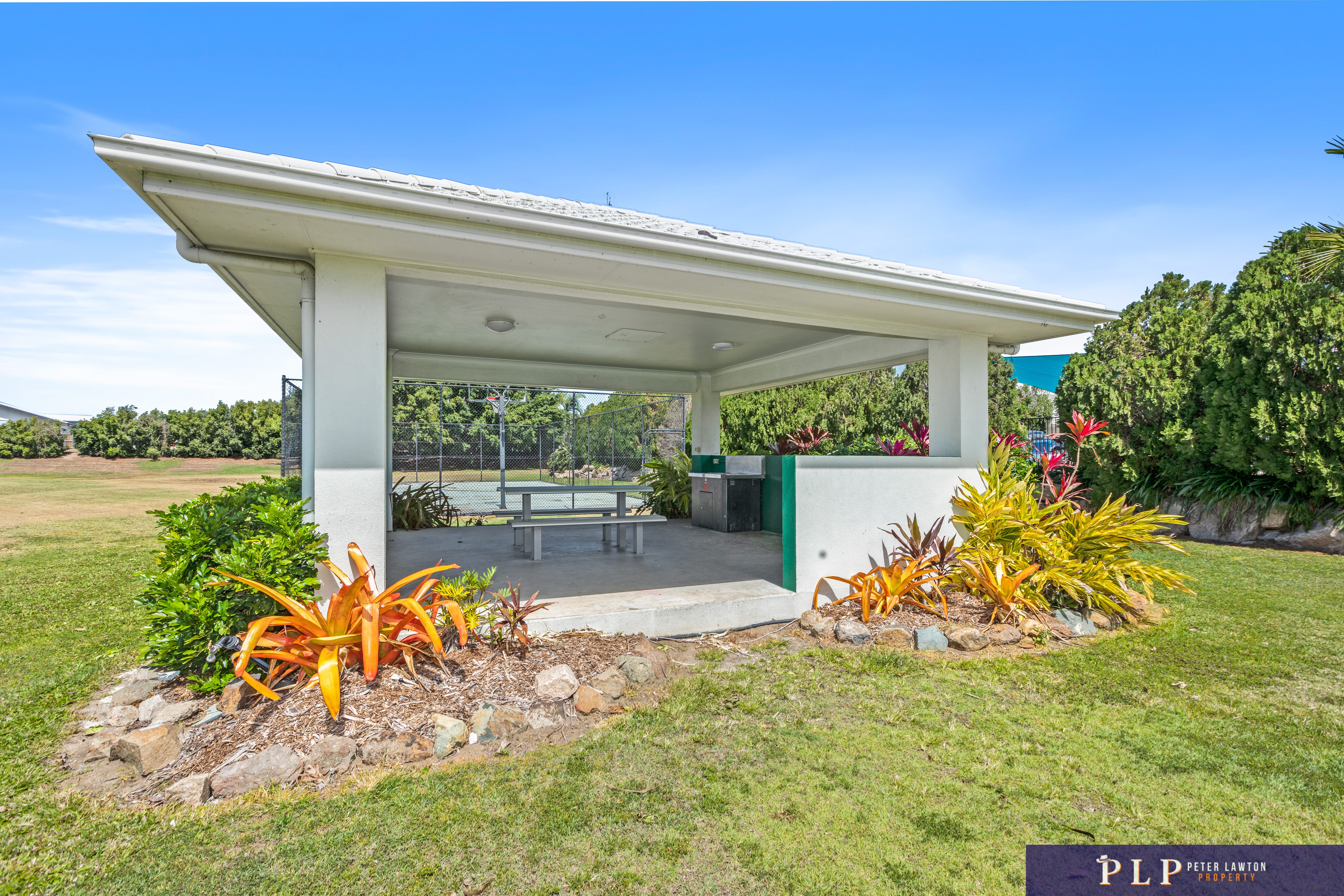 Low-Maintenance Living with a Lifestyle Edge