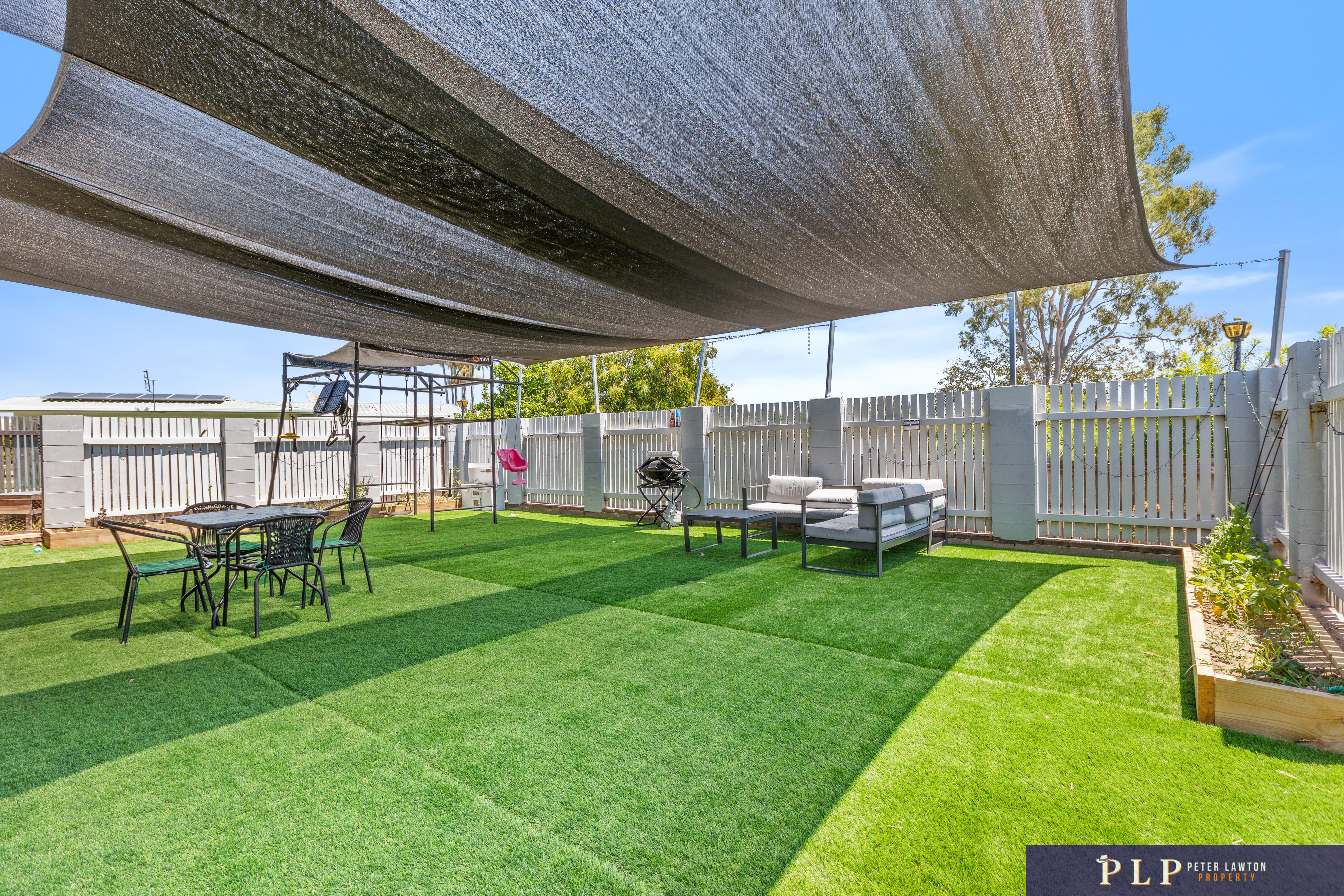 Functional Space with Fantastic Outdoor Living