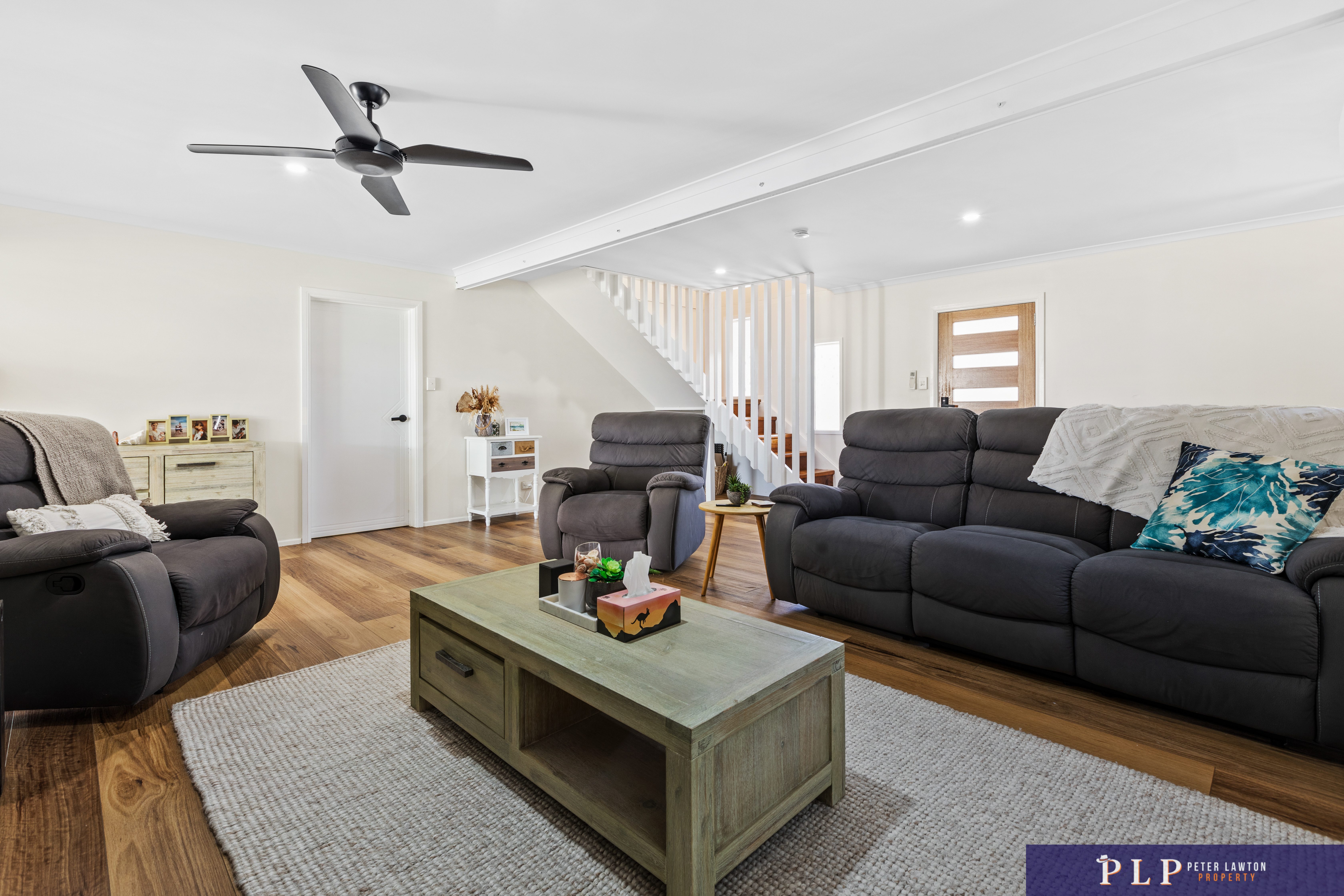 Beautifully Renovated 4 Bedroom Family Retreat in a Quiet, Central Location + Huge Shed!